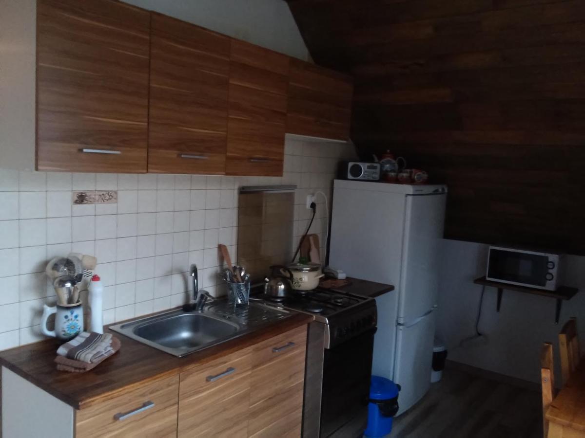 Lesny Domek Mecikal Buitenkant foto